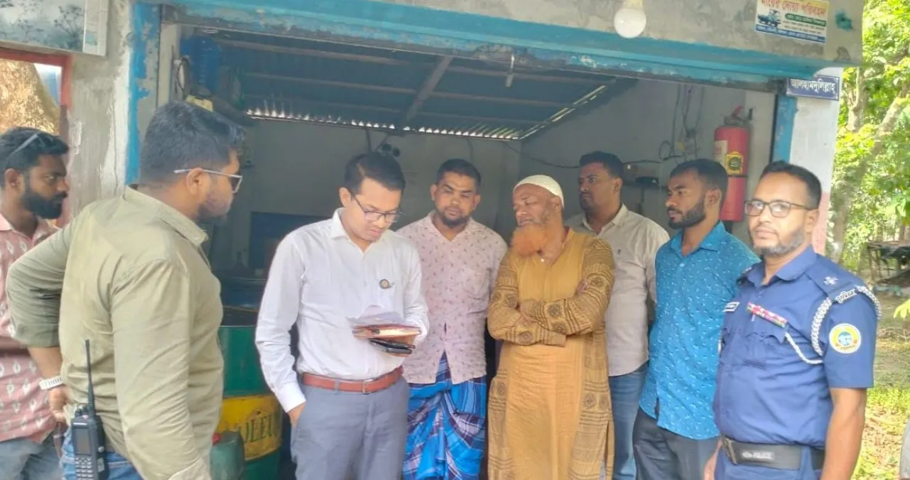 বরিশালে মজুদ করা জ্বালানি তেল জব্দ, জরিমানা